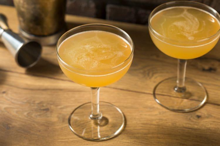 Between the Sheets Cocktail – drink na bazie koniaku i rumu!