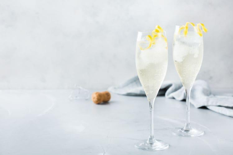 Champagne Cocktail – co musisz wiedzieć i jak zrobić?