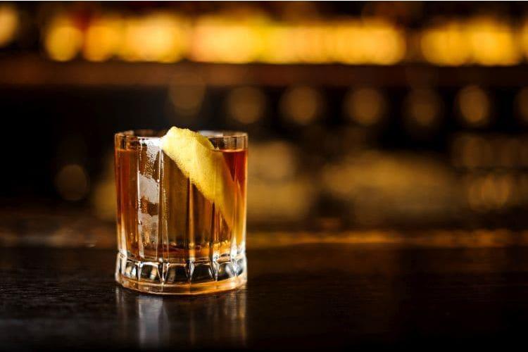 Rusty Nail – przepis na drinka na bazie szkockiej!