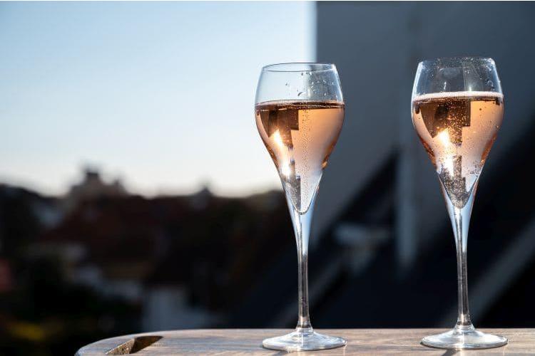 VEUVE CLICQUOT CHAMPAGNE ROSÉ – doskonałe wino musujące do 300 zł!