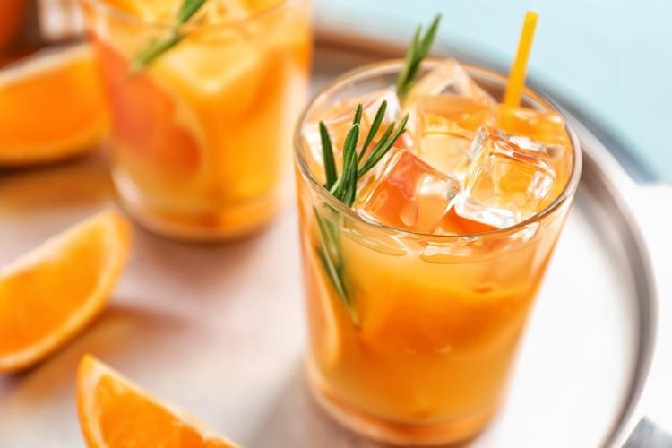 Przepis na koktajl Clockwork Orange - Wyjątkowy smak i historia tego kultowego drinka