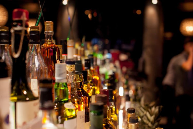 Dobry alkohol do 50 zł – klasyka w dostępnej cenie