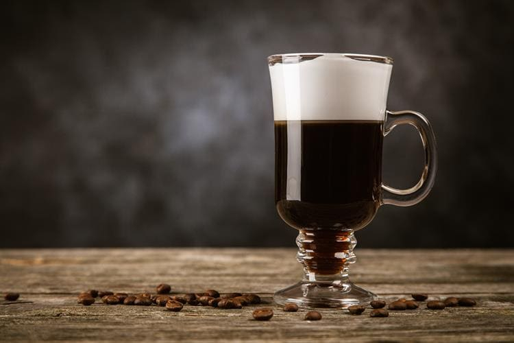 Irish Coffee - przepis na najlepszy koktajl