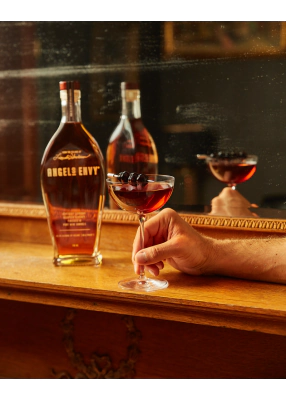 Bourbon Whiskey Angel's Envy | 0,7L | 43,3% • Winnica Lidla